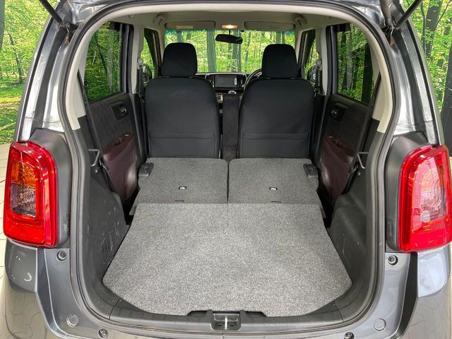 ���i�̂���������ʋ΁A���}���ɏ\���ȉ׎��X�y�[�X���m�ۂ��Ă���܂��B�Z�J���h�V�[�g��|���ƁA�傫�ȉו��̐ύڂ��\�ł���