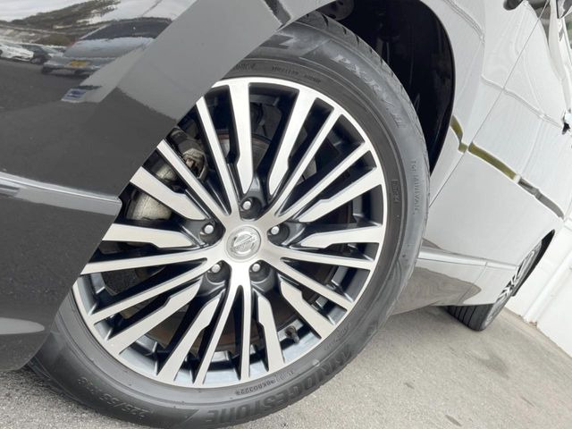 �y����18�C���`�A���~�z�C�[���z�O�ςɃ}�b�`���������A���~�z�C�[���𑕒����Ă���܂��B�e��ЊO�A���~�z�C�[����A�X�^�b�h���X�^�C�����戵�����Ă���܂��B���񂲑��k����������