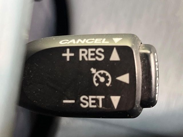 �y�N���[�Y�R���g���[���z�������H�����N���N���s�B�A�N�Z���𗣂��Ă���葬�x�ő��s���ł��A�������^�]���̕��S���y��!�����E�������ȒP�ȃX�C�b�`����Œ����ł��܂��B