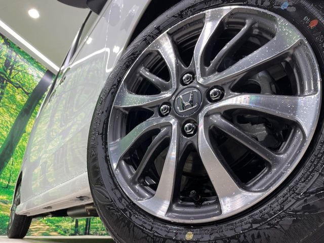 �y����14�C���`�A���~�z�C�[���z�O�ςɃ}�b�`���������A���~�z�C�[���𑕒����Ă���܂��B�e��ЊO�A���~�z�C�[����A�X�^�b�h���X�^�C�����戵�����Ă���܂��B���񂲑��k����������