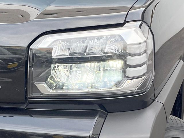 �yLED�w�b�h���C�g�z���V����ԑ��s�����ǍD�Ȏ��E���m�ۂ����S���ĉ^�]�ł��鍂�P�xLED�w�b�h���C�g�𑕔�!�_�����x�������A����d�͂��}�����Ă��܂��B