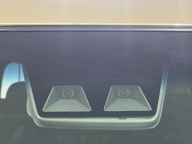 �y�X�}�[�g�A�V�X�g�z���s���ɑO���̎ԗ�����F�����A�Փ˂������Ȏ��͌x��ƃu���[�L�ŏՓˉ���Ɣ�Q�y�����A�V�X�g�B�����S�Ƀh���C�u�����y���݂��������܂��B