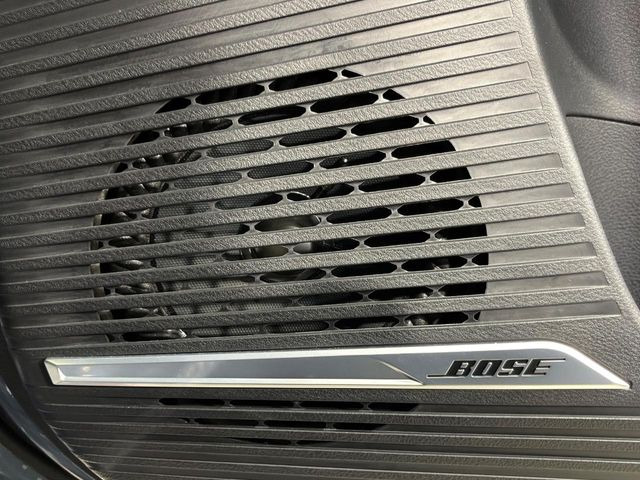 �yBOSE�T�E���h�V�X�e���z���[�J�[�I�v�V�����̍��i�ʃT�E���h�V�X�e���𓋍ځB��p�̃`���[�j���O���{���ꂽ�召�l�X�ȃX�s�[�J�[����ǎ��ȃT�E���h���t�ł��A�Տꊴ���ӂ�鉹����Ԃ����o���܂��B