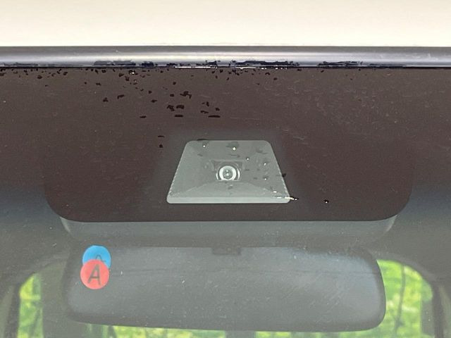 �y�z���_�Z���V���O�z���s���ɑO���̎ԗ�����F�����A�Փ˂������Ȏ��͌x��ƃu���[�L�ŏՓˉ���Ɣ�Q�y�����A�V�X�g�B�����S�Ƀh���C�u�����y���݂��������܂��B