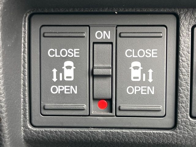 �y�����p���[�X���C�h�h�A�z�X�}�[�g�L�[��^�]�Ȃ̃X�C�b�`�Ō�ȗ����X���C�h�h�A�̊J���\���d��������͂����ăh�A���J����K�v�������A�����Ȃ��q�l�ł��ȒP�ɊJ���߂ł����K�ł���