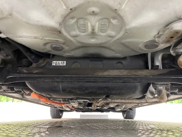 ��D�]�𒸂��Ă���܂��{�f�B�̒e�X�v���b�V���R�[�g���D�]��t���B�ʏ�̃K���X�R�[�g�ƈقȂ�A�ϋv�N��6�N�̖��@���K���X�R�[�e�B���O���A�{�f�B���L���C�ȏ�Ԃɕۂ��Ă���܂��B