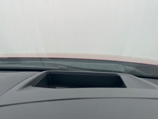 �y�w�b�h�A�b�v�f�B�X�v���C�z���݂̑��x�⑖�s�����f�W�^���\���ŉ^�]�ȑO���̃K���X�ɓ��e!�^�]���A�ڐ������炳���K�v�ȏ����m�F�ł���̂łƂ��Ă��֗��ň��S!