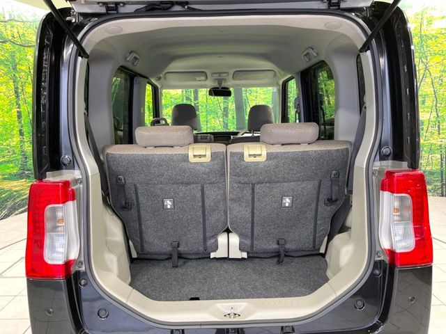 普段のお買い物や通勤、送迎等に十分な荷室スペースを確保しております。セカンドシートを倒すと、大きな荷物の積載も可能です♪