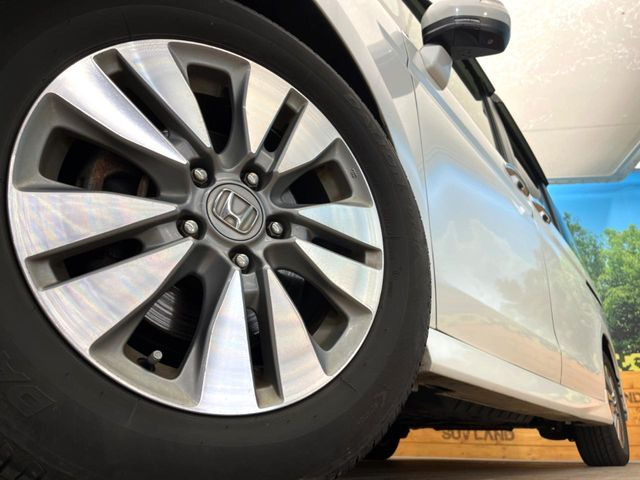 �y���������C���`�A���~�z�C�[���z�O�ςɃ}�b�`���������A���~�z�C�[���𑕒����Ă���܂��B�e��ЊO�A���~�z�C�[����A�X�^�b�h���X�^�C�����戵�����Ă���܂��B���񂲑��k����������