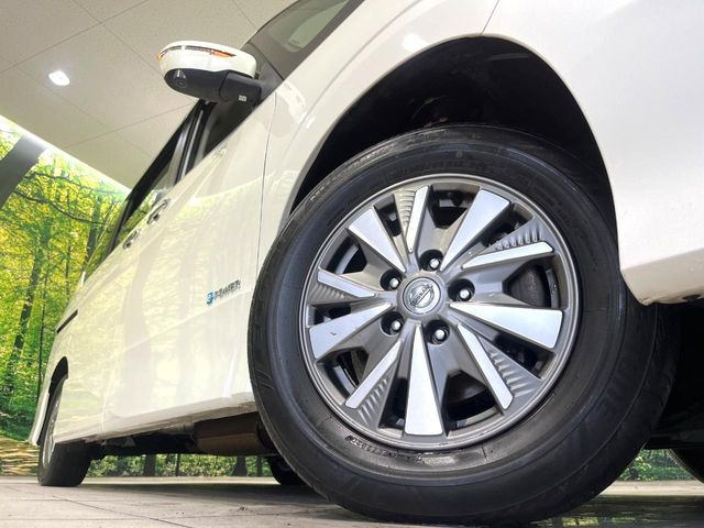 �y����16�C���`�A���~�z�C�[���z�O�ςɃ}�b�`���������A���~�z�C�[���𑕒����Ă���܂��B�e��ЊO�A���~�z�C�[����A�X�^�b�h���X�^�C�����戵�����Ă���܂��B���񂲑��k����������