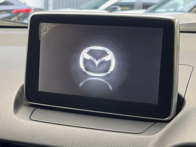 �y�����i�r�z�l�C�̏����i�r�𑕔����Ă���܂��B�i�r�̎g���₷���͂������A�I�[�f�B�I�@�\���[��!�L�����v�◷�s�͂������A�ʋ΂┃�����ȂǕ��i�̃h���C�u���y�����Ȃ�͂���