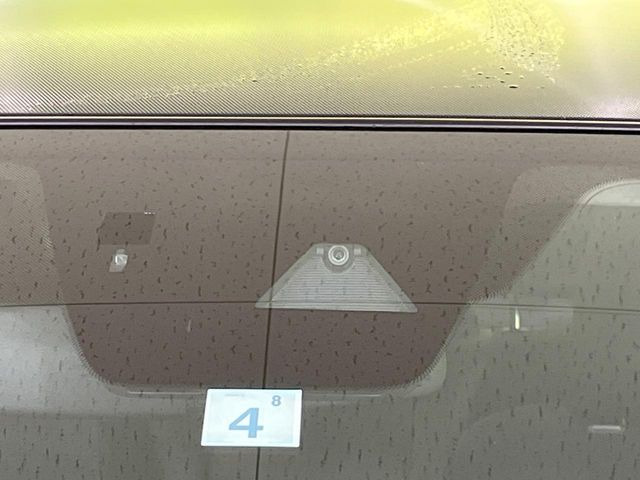 �yi-ACTIVESENSE�z���s���ɑO���̎ԗ�����F�����A�Փ˂������Ȏ��͌x��ƃu���[�L�ŏՓˉ���Ɣ�Q�y�����A�V�X�g�B�����S�Ƀh���C�u�����y���݂��������܂��B