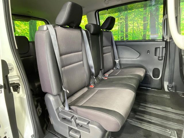 �Z�J���h�V�[�g�͒������������ƂȂ��Ă���A�X���C�h����ΒʘH�X�y�[�X���o��!�O��̈ړ����Ƃ��Ă��ȒP�ł���������A8����Ԏ������K�ȍ���S�n�̃V�[�g�ƂȂ��Ă��܂���