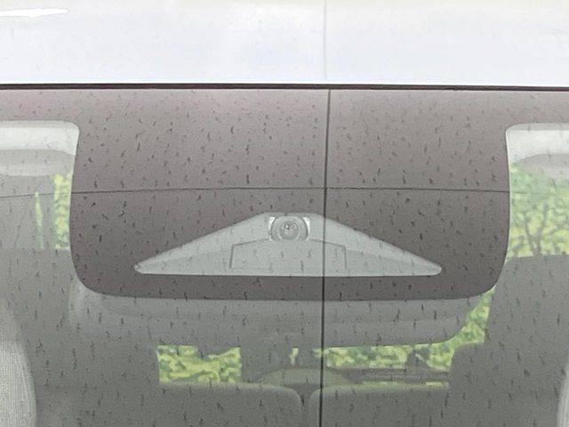 �y�z���_�Z���V���O�z���s���ɑO���̎ԗ�����F�����A�Փ˂������Ȏ��͌x��ƃu���[�L�ŏՓˉ���Ɣ�Q�y�����A�V�X�g�B�����S�Ƀh���C�u�����y���݂��������܂��B