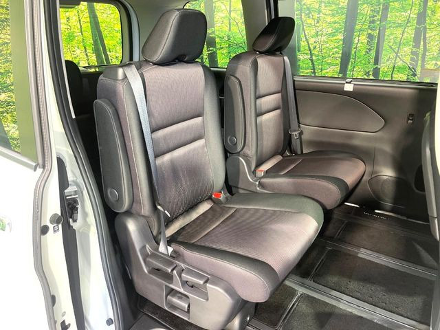 �Z�J���h�V�[�g�͒������������ƂȂ��Ă���A�X���C�h����ΒʘH�X�y�[�X���o��!�O��̈ړ����Ƃ��Ă��ȒP�ł���������A8����Ԏ������K�ȍ���S�n�̃V�[�g�ƂȂ��Ă��܂���