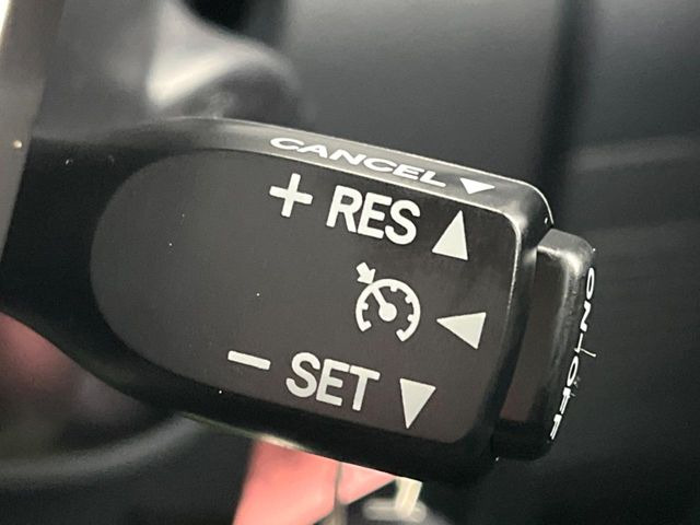 �y�N���[�Y�R���g���[���z�������H�����N���N���s�B�A�N�Z���𗣂��Ă���葬�x�ő��s���ł��A�������^�]���̕��S���y��!�����E�������ȒP�ȃX�C�b�`����Œ����ł��܂��B