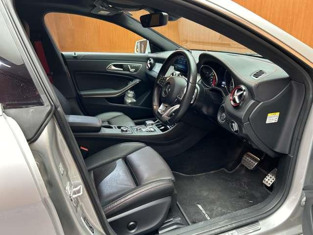 CLAクラスAMG CLA45 4マチック 4WD