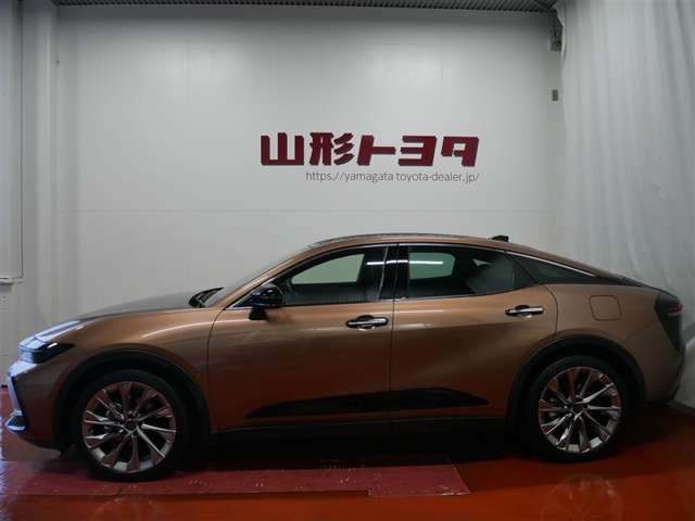 クラウンクロスオーバー2.5 G アドバンスト レザー パッケージ E-Four 4WD