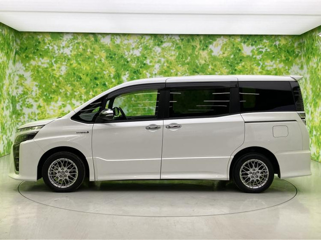 ヴォクシー1.8 ハイブリッド ZS 煌II