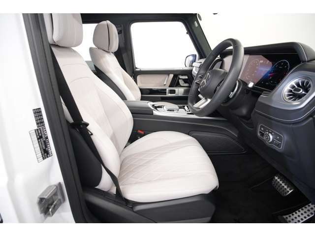 �v���`�i�z���C�g���U�[���h�A���J�����u�Ԃɍ������Ƒ��݊��������o���Ă���܂��B