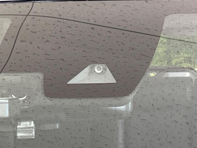 �y�C���e���W�F���g�G�}�[�W�F���V�[�u���[�L�z�t�����g�J�����őO���̎ԗ�����s�҂����m�B�Փ˂������Ȏ��͏Փ˔�Q�y���u���[�L���쓮�A�Փˉ�����T�|�[�g�B�����S�Ƀh���C�u�����y���݂��������܂��B