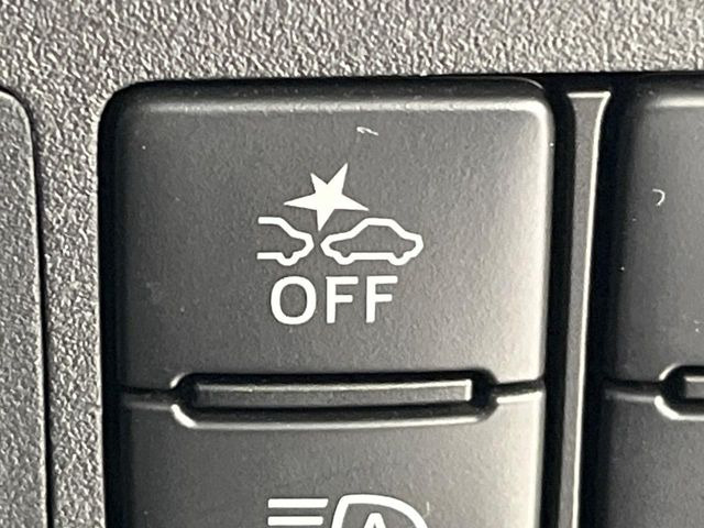 �y�X�}�[�g�A�V�X�g�z���s���ɑO���̎ԗ�����F�����A�Փ˂������Ȏ��͌x��ƃu���[�L�ŏՓˉ���Ɣ�Q�y�����A�V�X�g�B�����S�Ƀh���C�u�����y���݂��������܂��B