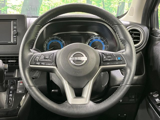 �y�����v�����X�e�A�����O�z�㎿�Ȋv���g�p���邱�ƂŁA��ɂ����������݂ƂĂ��^�]���₷���n���h���ł���