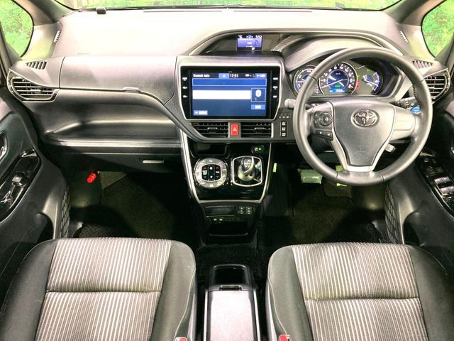 ヴォクシー1.8 ハイブリッド ZS 煌II