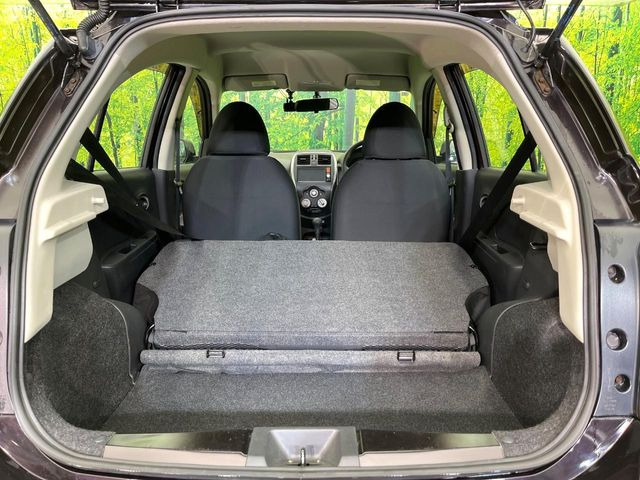 ���i�̂���������ʋ΁A���}���ɏ\���ȉ׎��X�y�[�X���m�ۂ��Ă���܂��B�Z�J���h�V�[�g��|���ƁA�傫�ȉו��̐ύڂ��\�ł���