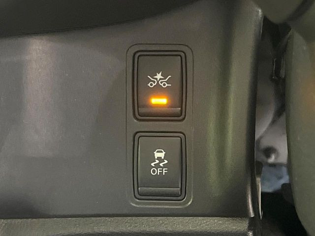 �y�G�}�[�W�F���V�[�u���[�L�z���s���ɑO���̎ԗ�����F�����A�Փ˂������Ȏ��͌x��ƃu���[�L�ŏՓˉ���Ɣ�Q�y�����A�V�X�g�B�����S�Ƀh���C�u�����y���݂��������܂��B