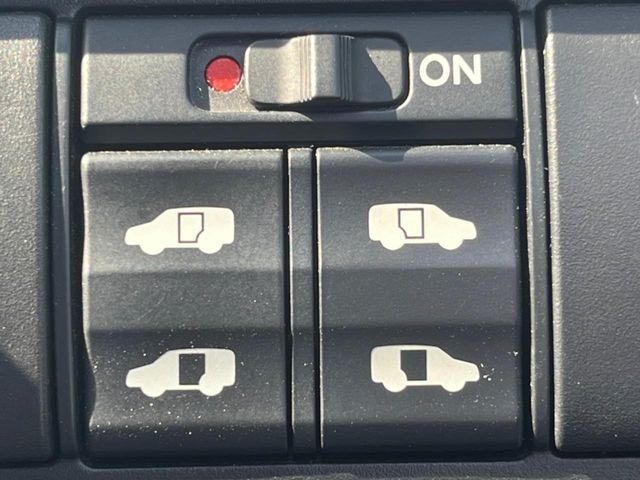 �y�����p���[�X���C�h�h�A�z�X�}�[�g�L�[��^�]�Ȃ̃X�C�b�`�Ō�ȗ����X���C�h�h�A�̊J���\���d��������͂����ăh�A���J����K�v�������A�����Ȃ��q�l�ł��ȒP�ɊJ���߂ł����K�ł���