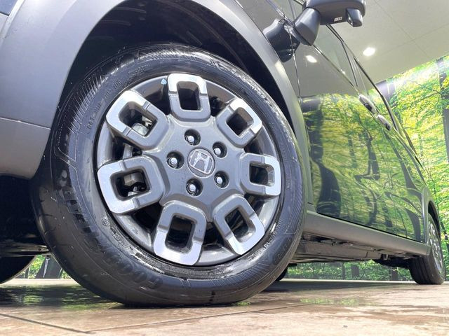 【純正15インチアルミホイール】外観にマッチした純正アルミホイールを装着しております。各種社外アルミホイールや、スタッドレスタイヤも取扱いしております。是非ご相談ください♪