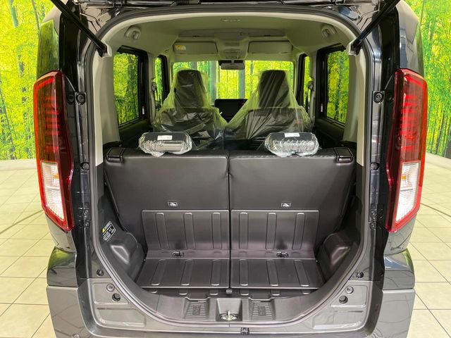 ���i�̂���������ʋ΁A���}���ɏ\���ȉ׎��X�y�[�X���m�ۂ��Ă���܂��B�Z�J���h�V�[�g��|���ƁA�傫�ȉו��̐ύڂ��\�ł���