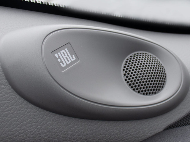 JBL�T�E���h�V�X�e��!�l�������ꂽ�X�s�[�J�[�ʒu!�K���X���ˉ��̉e�����ɗ͏��Ȃ����A���S�ȂŃX�e�[�W�̍L��������n��!���܂��܂ȉ��y���A�\��L���ɐ��������Ƒt�ł��܂�!