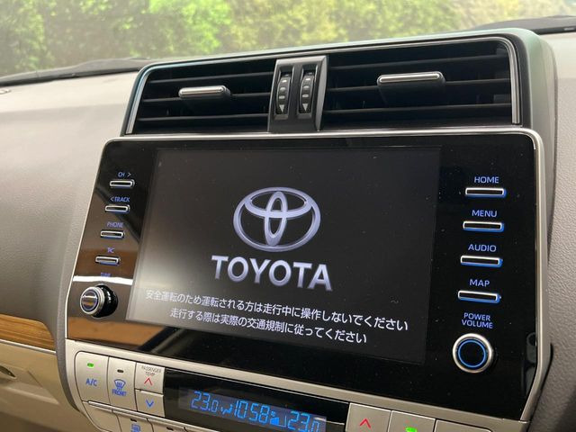 【9インチ ディスプレイオーディオ大画面ディスプレイへお持ちのスマートフォンと連携して、ナビやbluetoothでの音楽再生が可能です♪デザインはもちろん操作性も良好!別途ナビ機能の取付可能です♪