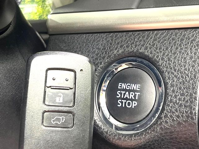 �y�X�}�[�g�L�[�z�J�o����|�P�b�g�ɓ��ꂽ�܂܂ł��h�A�̎{���E�������\�ȃX�}�[�g�L�[�𑕔��B�G���W���̃I���E�I�t�����J�M�����o���K�v����������Ƃ��Ă��֗��ł���