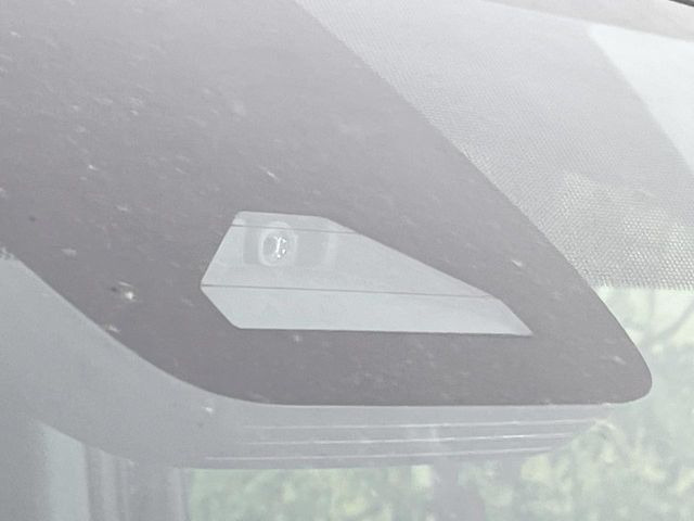 �y�g���^�Z�[�t�e�B�Z���X�z���s���ɑO���̎ԗ�����F�����A�Փ˂������Ȏ��͌x��ƃu���[�L�ŏՓˉ���Ɣ�Q�y�����A�V�X�g�B�����S�Ƀh���C�u�����y���݂��������܂��B