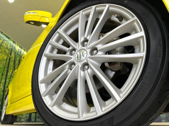 �y����17�C���`�A���~�z�C�[���z�O�ςɃ}�b�`���������A���~�z�C�[���𑕒����Ă���܂��B�e��ЊO�A���~�z�C�[����A�X�^�b�h���X�^�C�����戵�����Ă���܂��B���񂲑��k����������