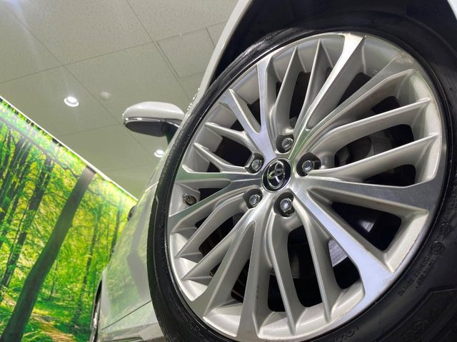 �y����18�C���`�A���~�z�C�[���z�O�ςɃ}�b�`���������A���~�z�C�[���𑕒����Ă���܂��B�e��ЊO�A���~�z�C�[����A�X�^�b�h���X�^�C�����戵�����Ă���܂��B���񂲑��k����������