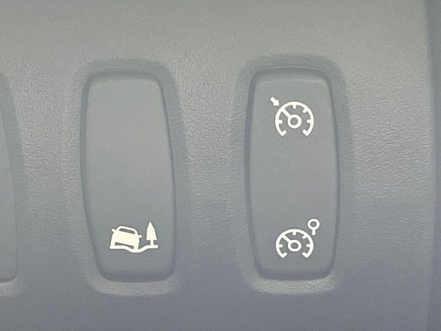 ���I�[�g�N���[�Y�R���g���[��:�������H�⎩���Ԑ�p���H���ɂāA�葬���q���\�ƂȂ�֗��ȋ@�\�ł��B�������ړ��̍ۂł����ɂ����֗��ɂ��g�����������܂���