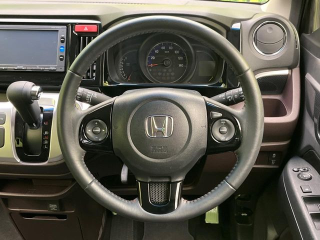 �y�����v�����X�e�A�����O�z�㎿�Ȋv���g�p���邱�ƂŁA��ɂ����������݂ƂĂ��^�]���₷���n���h���ł���