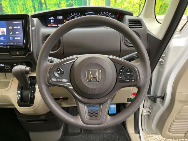 �y�z���_�Z���V���O�z���s���ɑO���̎ԗ�����F�����A�Փ˂������Ȏ��͌x��ƃu���[�L�ŏՓˉ���Ɣ�Q�y�����A�V�X�g�B�����S�Ƀh���C�u�����y���݂��������܂��B