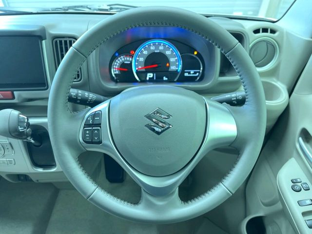 �y�����v�����X�e�A�����O�z�㎿�Ȋv���g�p���邱�ƂŁA��ɂ����������݂ƂĂ��^�]���₷���n���h���ł���