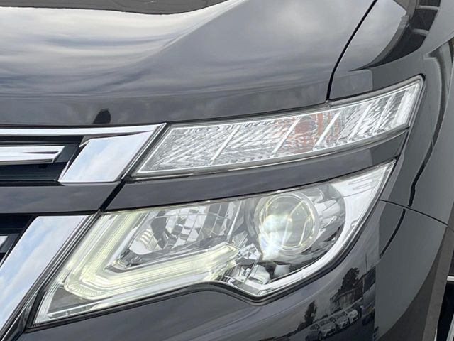 �yLED�w�b�h���C�g�z���V����ԑ��s�����ǍD�Ȏ��E���m�ۂ����S���ĉ^�]�ł��鍂�P�xLED�w�b�h���C�g�𑕔�!�_�����x�������A����d�͂��}�����Ă��܂��B