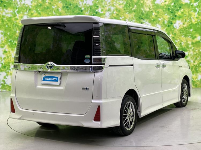 ヴォクシー1.8 ハイブリッド ZS 煌II