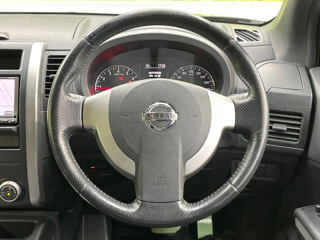 �y�����v�����X�e�A�����O�z�㎿�Ȋv���g�p���邱�ƂŁA��ɂ����������݂ƂĂ��^�]���₷���n���h���ł���