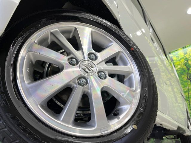 �y����14�C���`�A���~�z�C�[���z�O�ςɃ}�b�`���������A���~�z�C�[���𑕒����Ă���܂��B�e��ЊO�A���~�z�C�[����A�X�^�b�h���X�^�C�����戵�����Ă���܂��B���񂲑��k����������