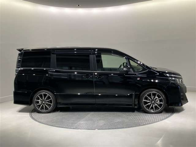 ヴォクシー2.0 ZS