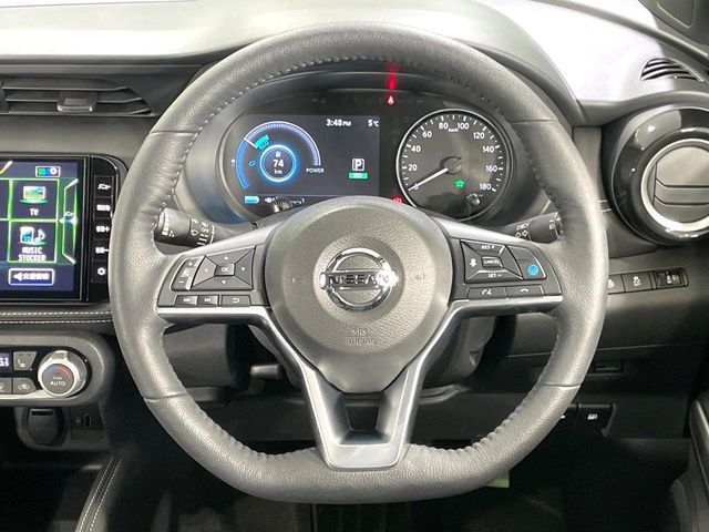 �y�����v�����X�e�A�����O�z�㎿�Ȋv���g�p���邱�ƂŁA��ɂ����������݂ƂĂ��^�]���₷���n���h���ł���