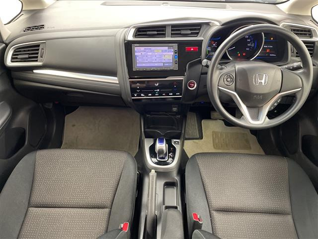 フィット1.5 ハイブリッド Fパッケージ